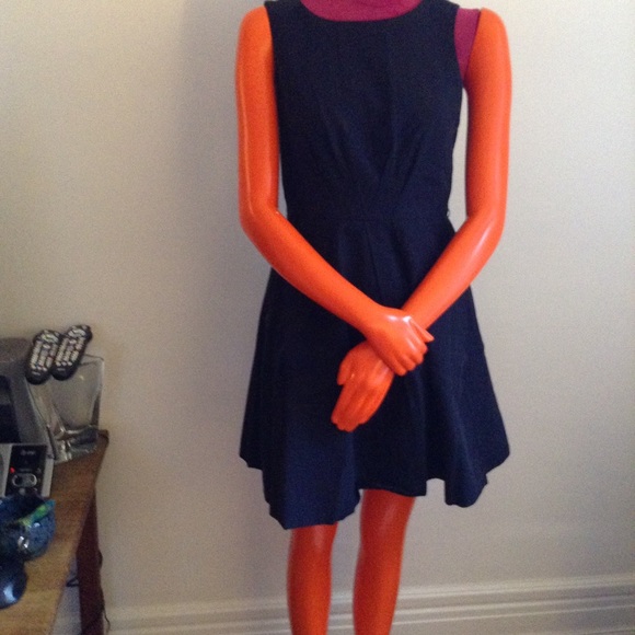 TOMMY HILFIGER. CLASSIC BLUE AND RED DRESS - Picture 3 of 8